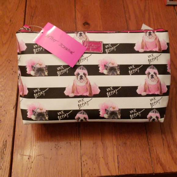 Betsey Johnson Handbags - NWT Betsey Johnson Wristlet / Purse / Cosmetic Bag